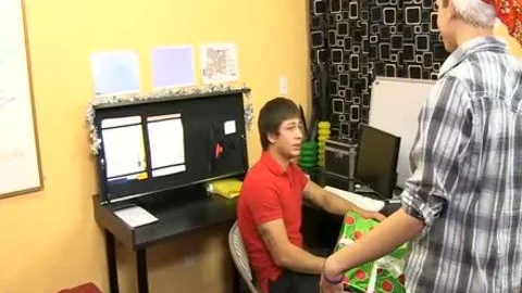 Braden Klien And Julian Smiles have a enjoyment pounding With A condom