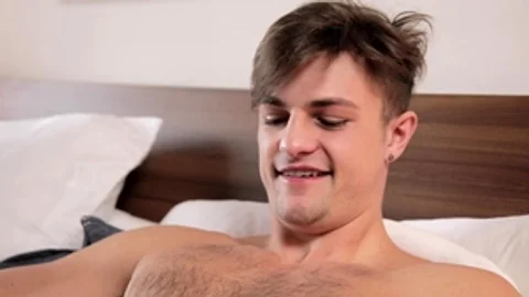 Next Door Originals: Athletic Charlie Pattinson kissing video