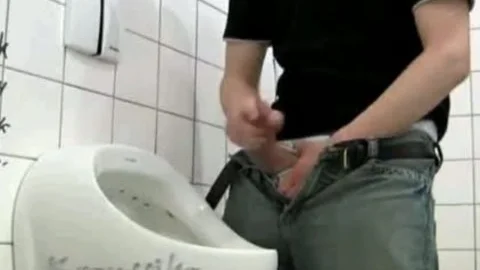 he suckS hiS OWN dong IN The RESTROOM!!