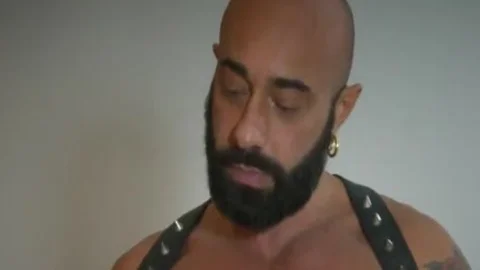 Hispanic Bodybuilder get fuck By gigantic cock Gianni