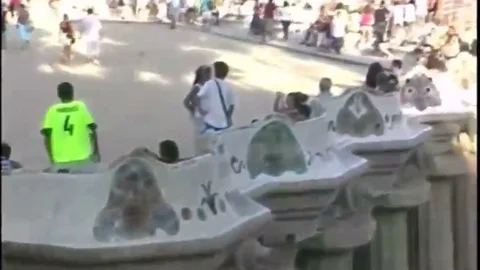 Tourist receives A gigantic Spanish Welcome
