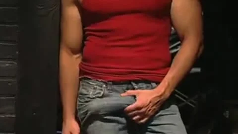 Rafael Alencar pounds
