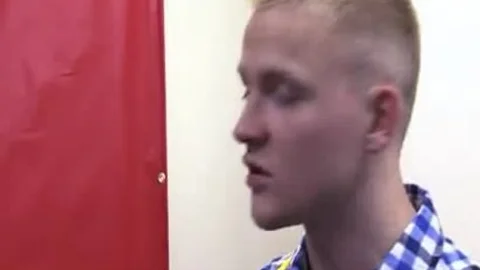 Lee Becomes submissive