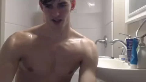 2 nice-looking Bi teens Have enjoyment And Have jointly A hot Shower