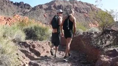 Sean Zevran & Taylor Reign - fuck outside