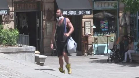 Rogan Richards bonks Abraham Al Malek