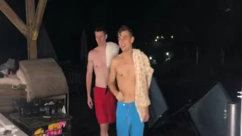 Stepbrothers Having Sex In The Jacuzzi SayUncle P