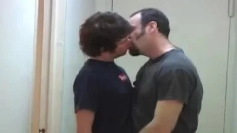 Bear and greetingss cub