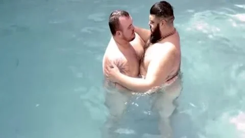 Two wild Bears Flip Flop
