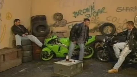 Tthellos man Janos Volt Collection - Scene 8