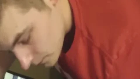 SkadenGetsSucked