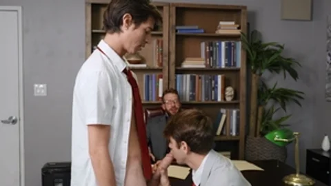 Men: Thicke Takes a Load in the Dean's Docket