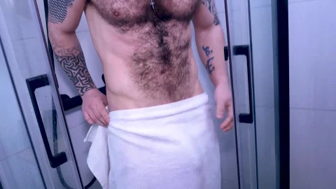 HotAFmen: Kinky Hunk's Nipple Tease